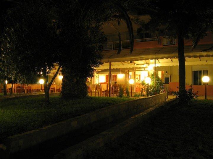 Possidona Beach Hotell Gerakini Exteriör bild